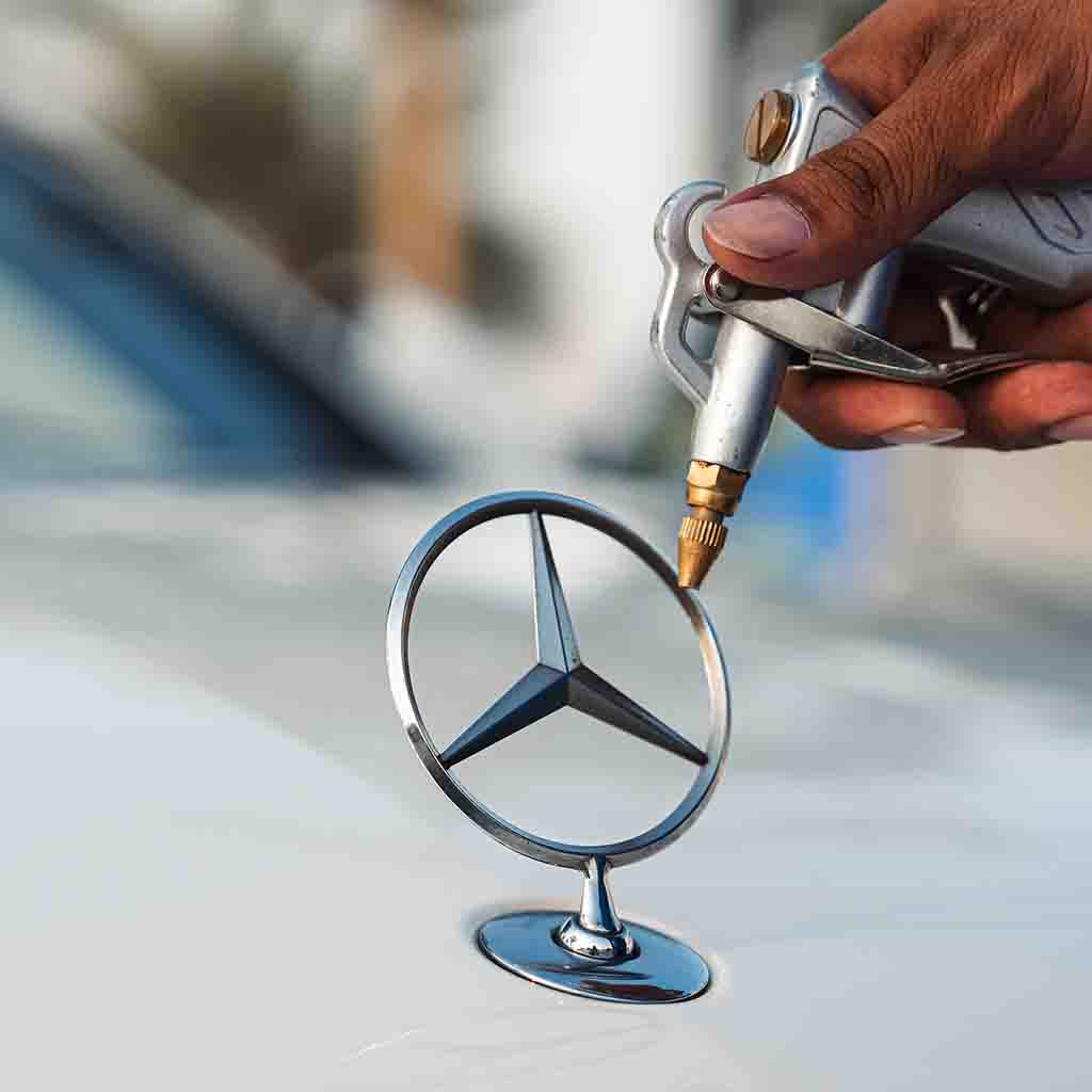 AquaShine mobile car wash Dubai, UAE. Air cleaning